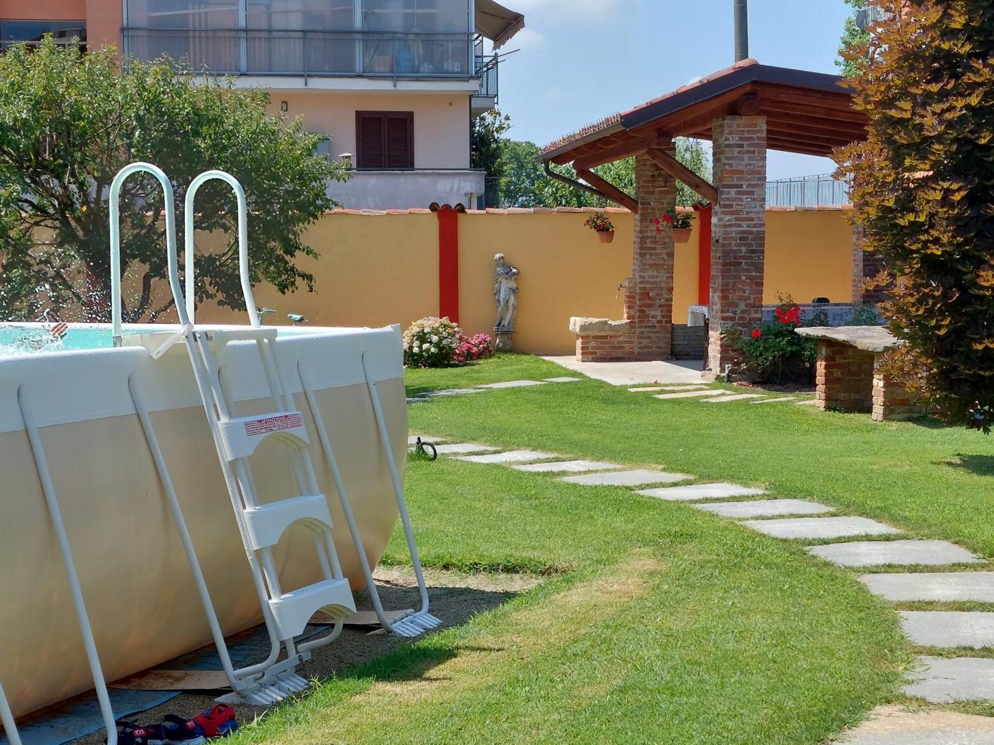 Casa Del Grande Vecchio Bed & Breakfast Airasca Bagian luar foto
