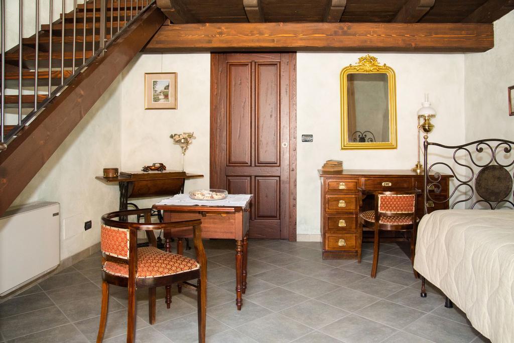 Casa Del Grande Vecchio Bed & Breakfast Airasca Ruang foto