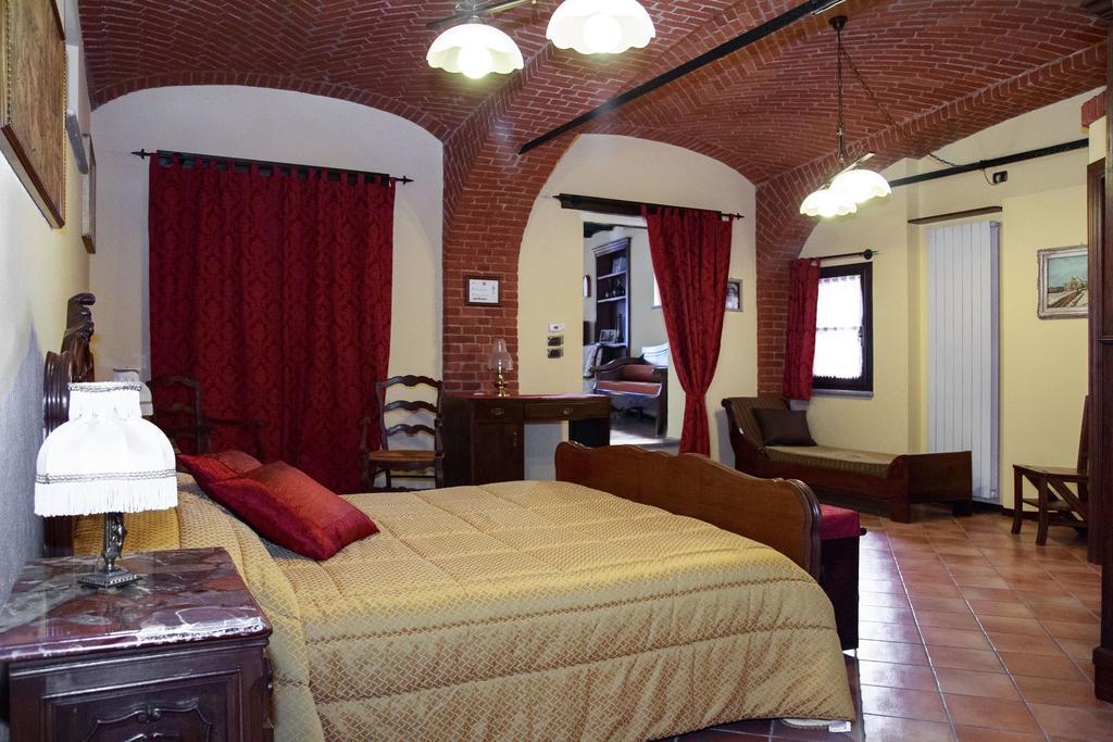 Casa Del Grande Vecchio Bed & Breakfast Airasca Bagian luar foto