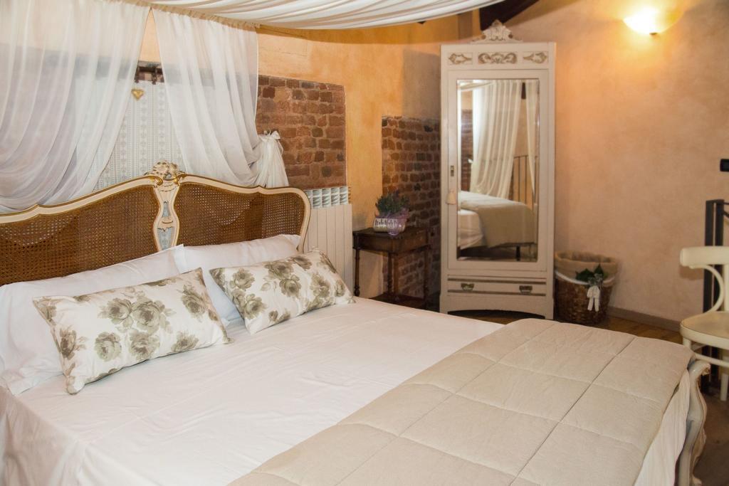 Casa Del Grande Vecchio Bed & Breakfast Airasca Bagian luar foto