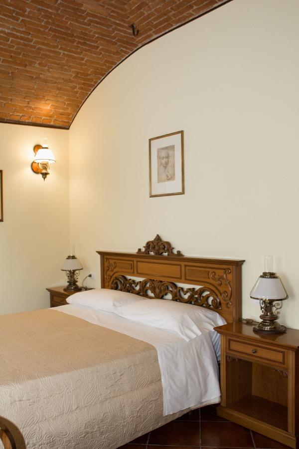 Casa Del Grande Vecchio Bed & Breakfast Airasca Bagian luar foto