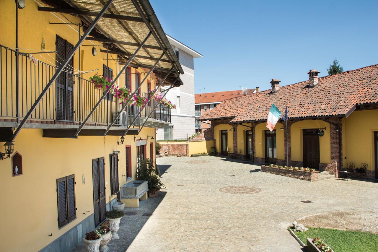 Casa Del Grande Vecchio Bed & Breakfast Airasca Bagian luar foto
