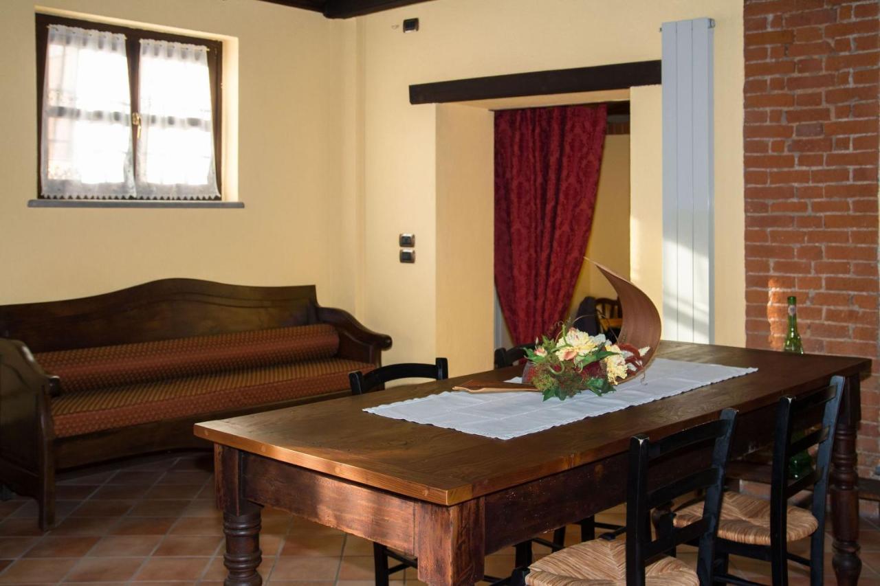 Casa Del Grande Vecchio Bed & Breakfast Airasca Bagian luar foto