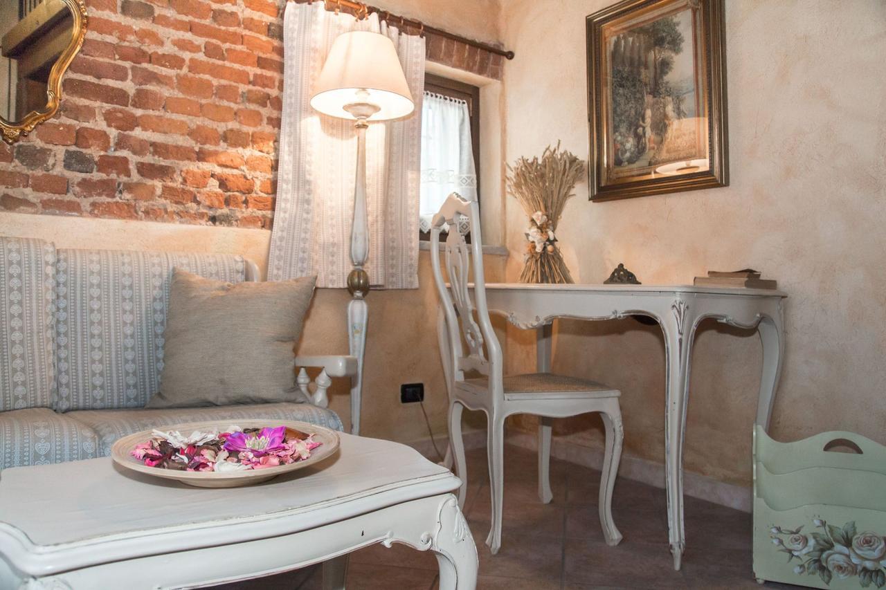 Casa Del Grande Vecchio Bed & Breakfast Airasca Bagian luar foto