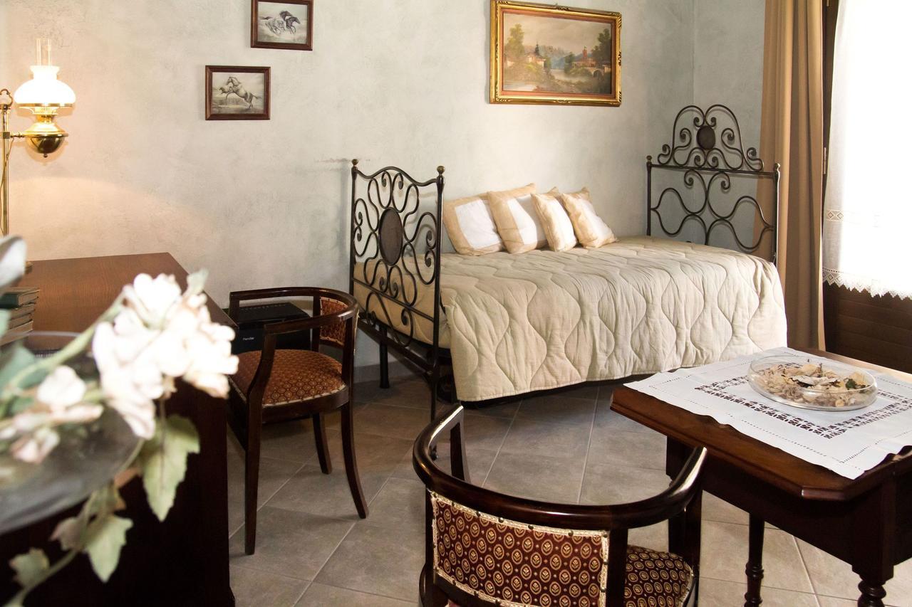 Casa Del Grande Vecchio Bed & Breakfast Airasca Bagian luar foto