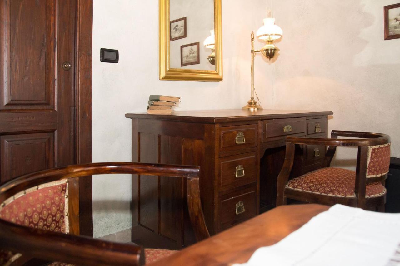 Casa Del Grande Vecchio Bed & Breakfast Airasca Bagian luar foto