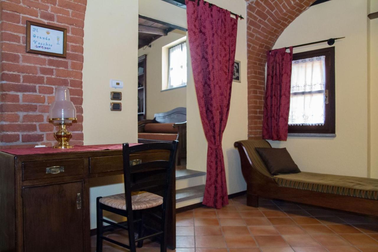 Casa Del Grande Vecchio Bed & Breakfast Airasca Bagian luar foto